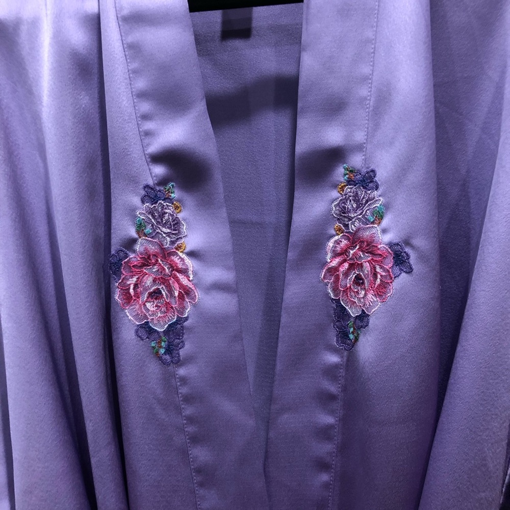 Victoria’s Secret Lavender Satin Kimono Robe Size XL - Picture 2 of 6